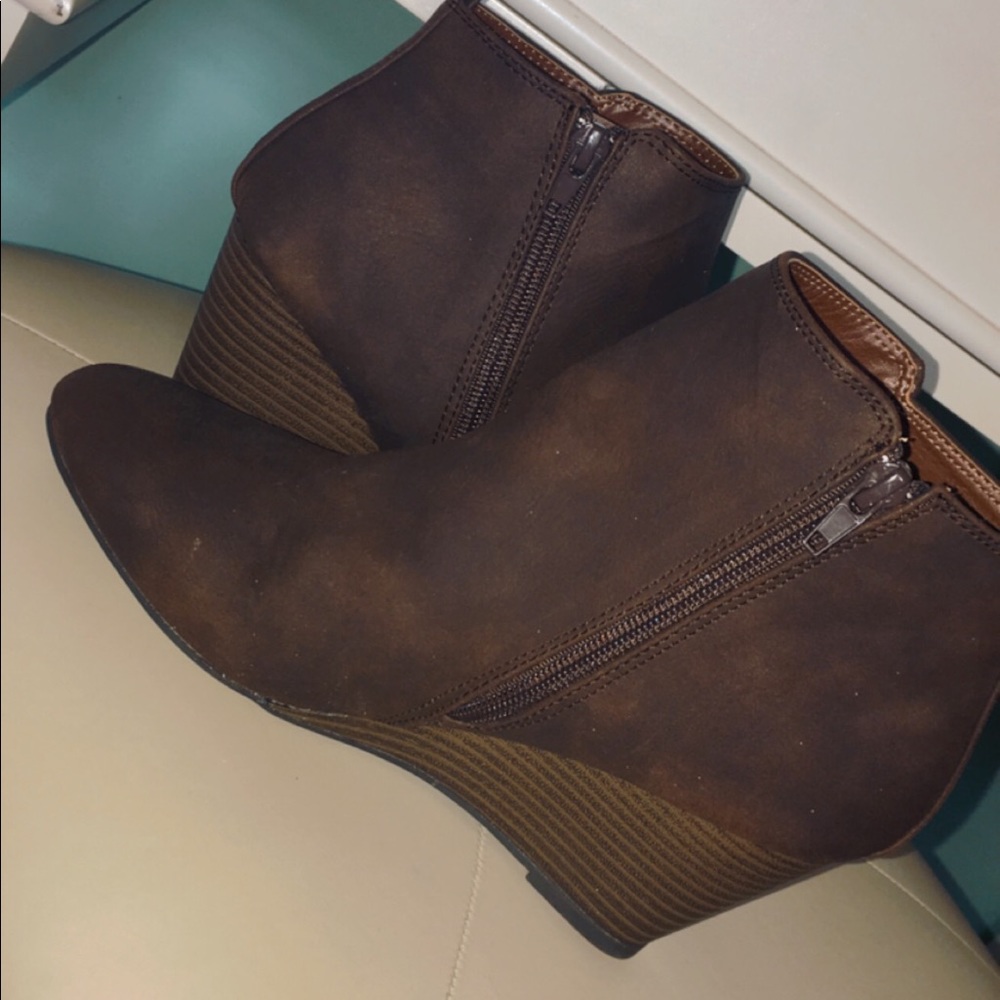 heeled ankle boots